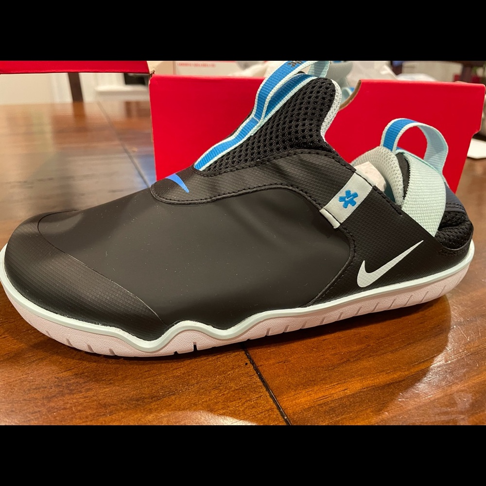 BRAND NEW, never worn Nike Air Zoom Pulse 7.5 W